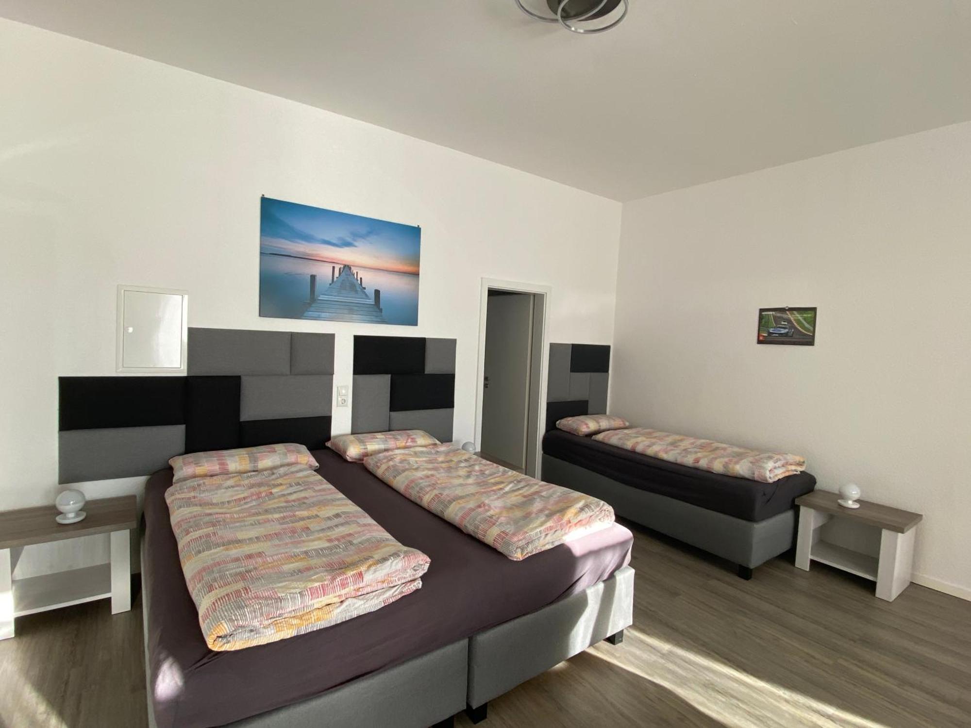 Speedys Gaestehaus Baar  Екстериор снимка